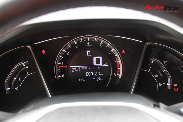 Giá thấp hơn 140 triệu đồng, Honda Civic phiên bản mới bị cắt giảm gì so với bản đủ?